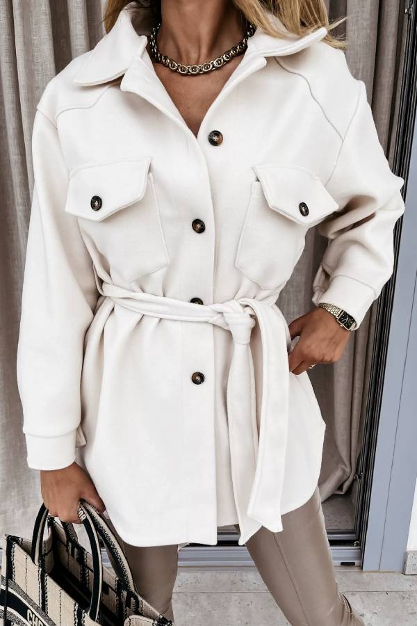 Solid color shirt and loose woolen coat