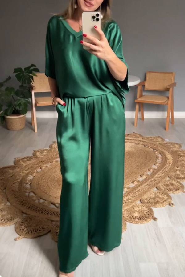 Solid color mercerized V-neck casual suit