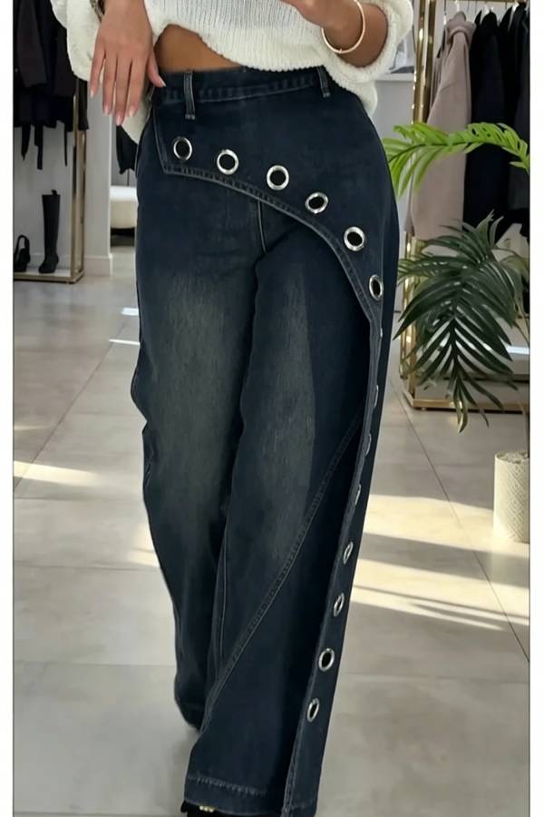 Uniquely Designed Denim High Rise Irregular Metal Ring Design Pocket Wide Leg Jeans