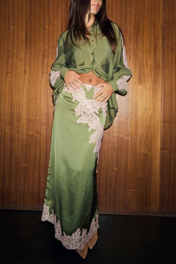 Eye-catching Work Contrast Color Satin Lace Trim Mid Rise Maxi Skirt