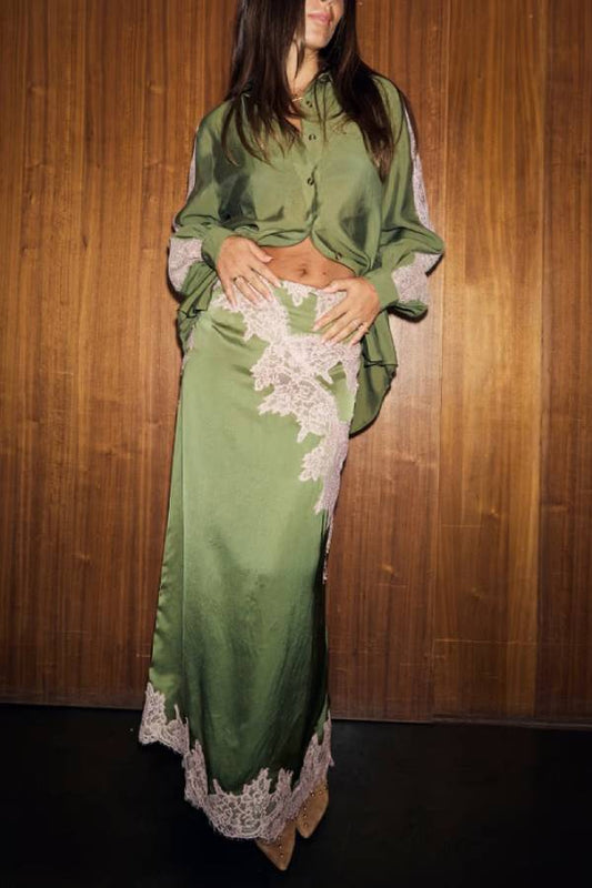 Eye-catching Work Contrast Color Satin Lace Trim Mid Rise Maxi Skirt