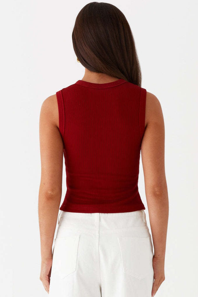 Sleeveless Slim Fit Knit Top