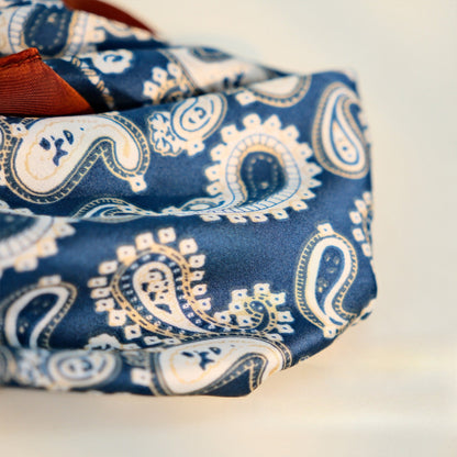 Retro Paisley Pearl Magnetic Buckle Neck Scarf