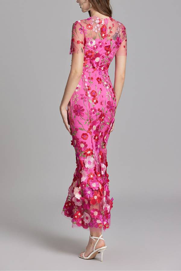 Tulle 3D Floral Embroidered Form-Fitting Midi Dress