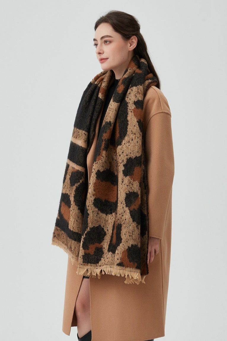 Thick Loop Knit Leopard Pattern Scarf
