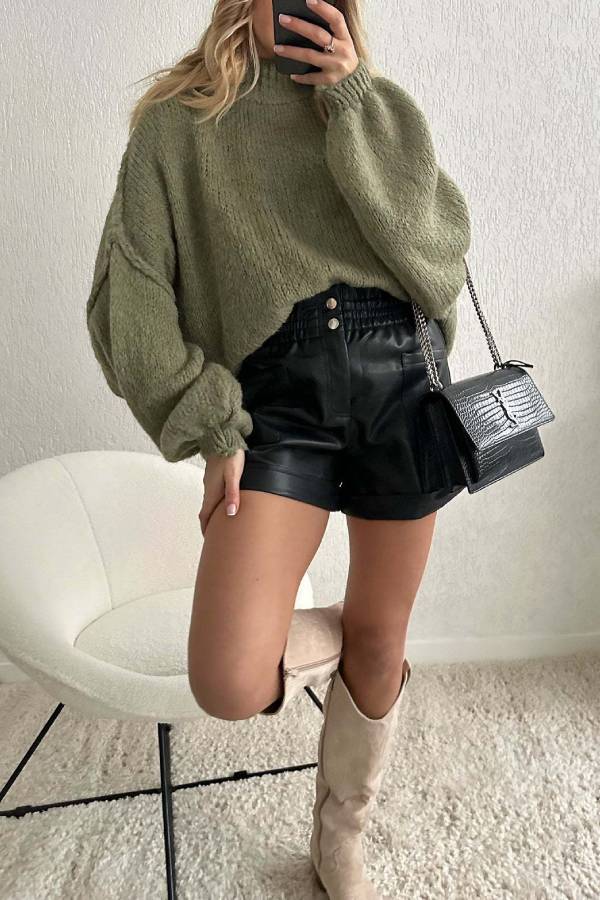 Lantern sleeve turtleneck loose sweater