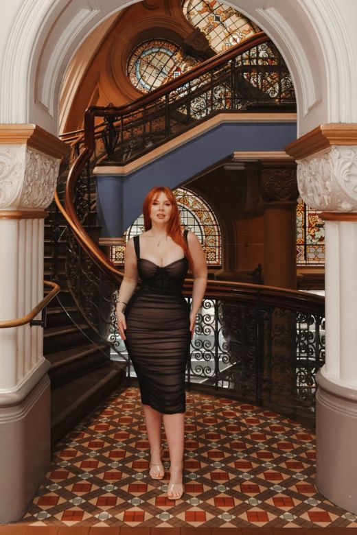 Classic Black Ruched Sweetheart Strap Bodycon Midi Dress