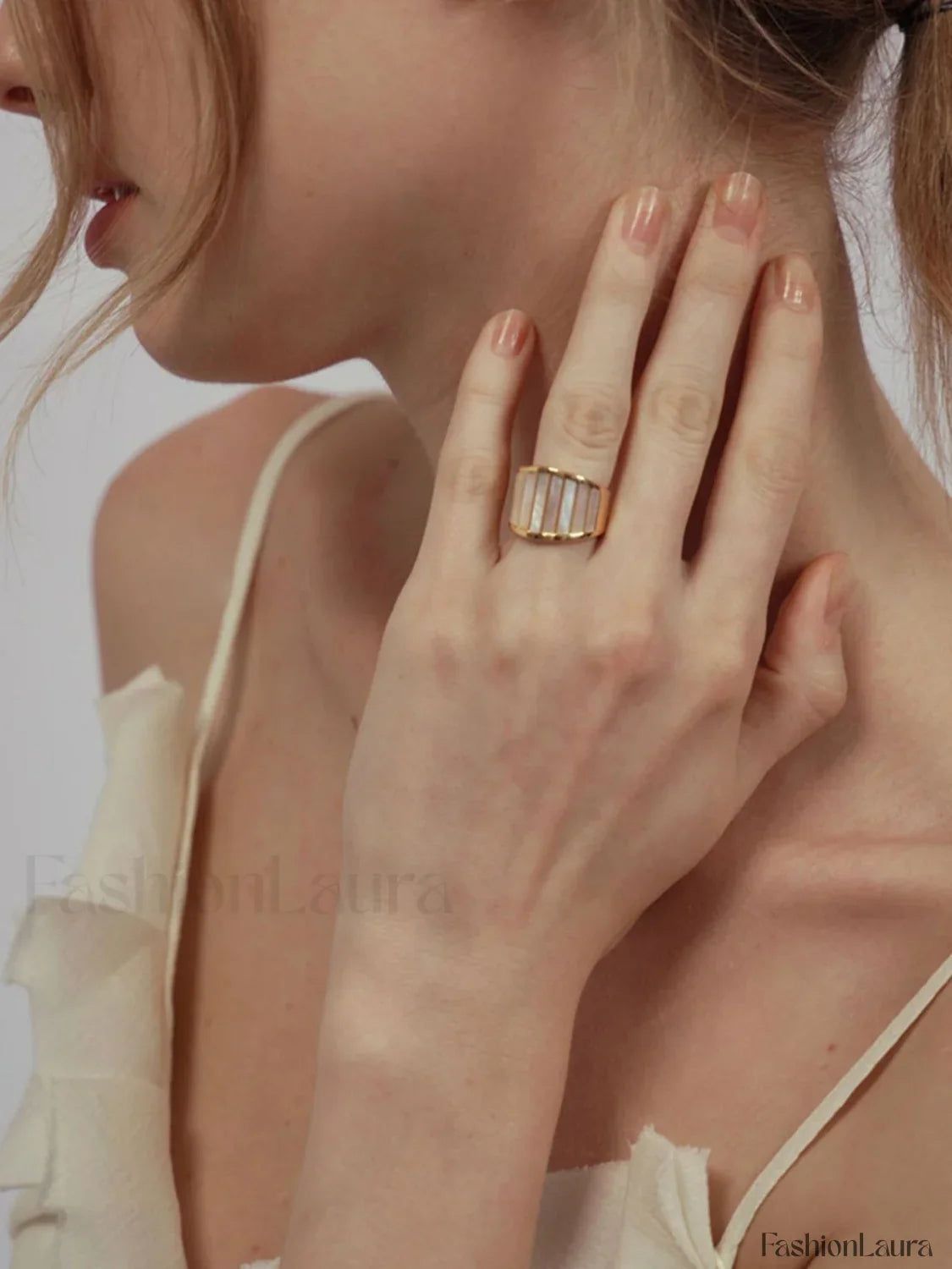 Pinctada Charming Decor Ring