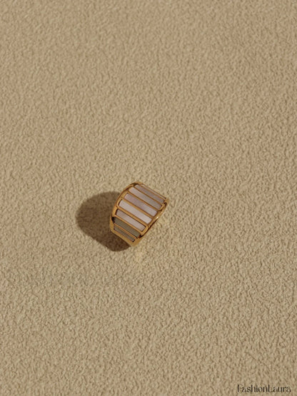 Pinctada Charming Decor Ring